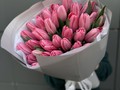 35 розовых тюльпанов