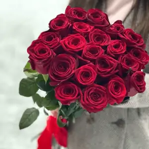 Букет 21 роза Ред Наоми (Red Naomi)
