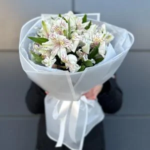 Букет с Альстромерией 1 (7 шт.)