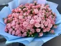 51 ветка кустовых роз Мадам Бомбастик (Madam Bombastic)