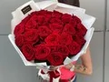 Букет 31 роза Ред Наоми (Red Naomi)
